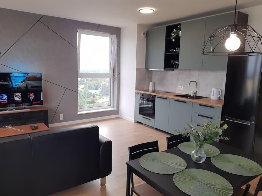 New Apartment Krakowska - Przestronny, Z Widokiem, Czysto, Parking, Balkon Rzeszow Dış mekan fotoğraf